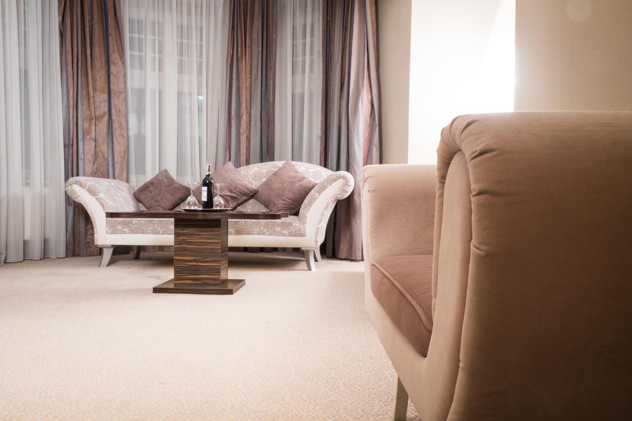 City Boutique Hotel Zielona Góra Buitenkant foto